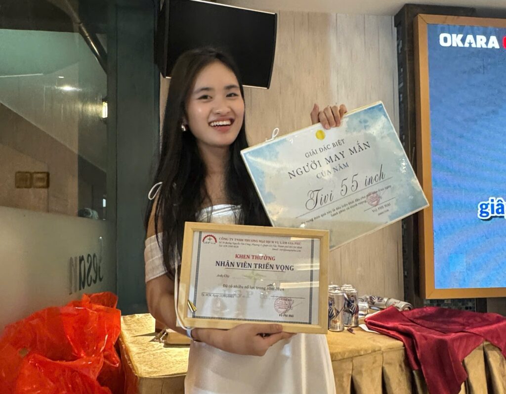 Nhân viên triển vọng của năm