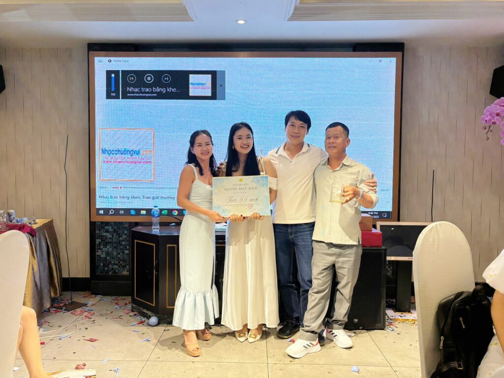 Nhân viên đạt giải đặc biệt trong tất niên